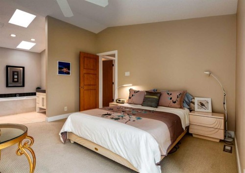 111 Hawksbrow Drive Nw, Calgary, AB - Indoor Photo Showing Bedroom