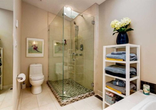 111 Hawksbrow Drive Nw, Calgary, AB - Indoor Photo Showing Bathroom