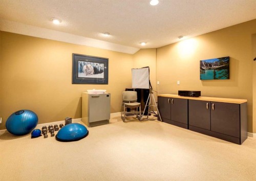 111 Hawksbrow Drive Nw, Calgary, AB - Indoor