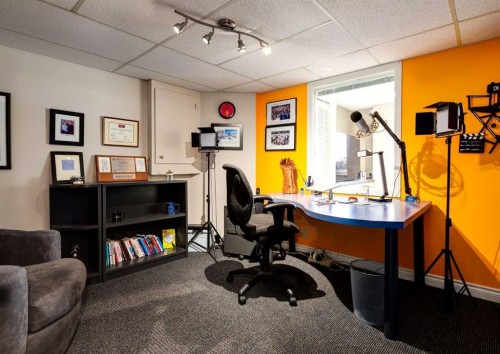 111 Hawksbrow Drive Nw, Calgary, AB - Indoor