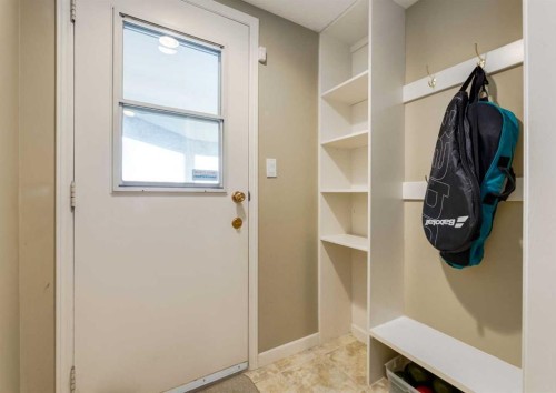 111 Hawksbrow Drive Nw, Calgary, AB - Indoor