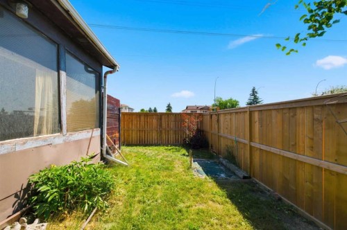 56 Pinecliff Close Ne, Calgary, AB - Outdoor