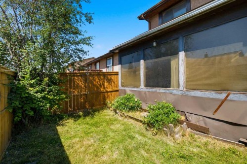 56 Pinecliff Close Ne, Calgary, AB - Outdoor