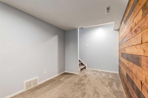 87 Royal Elm Way Nw, Calgary, AB - Indoor Photo Showing Other Room