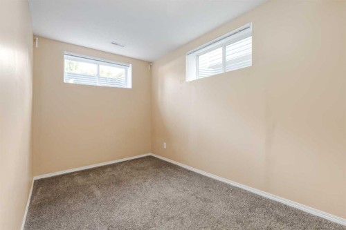 87 Royal Elm Way Nw, Calgary, AB - Indoor Photo Showing Other Room