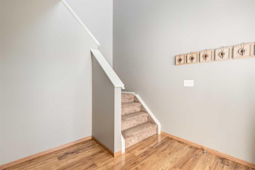 87 Royal Elm Way Nw, Calgary, AB - Indoor Photo Showing Other Room