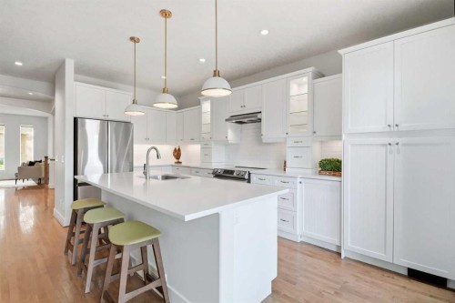 624 27 Avenue Nw, Calgary, AB - Indoor Photo Showing Kitchen With Stainless Steel Kitchen With Upgraded Kitchen