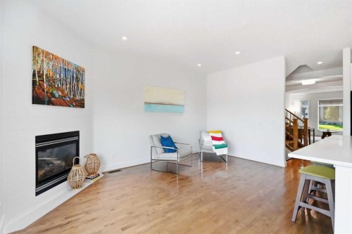 624 27 Avenue Nw, Calgary, AB - Indoor With Fireplace