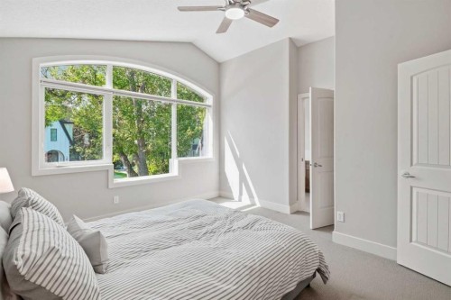 624 27 Avenue Nw, Calgary, AB - Indoor Photo Showing Bedroom