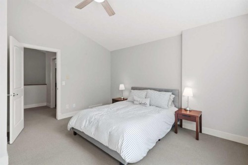 624 27 Avenue Nw, Calgary, AB - Indoor Photo Showing Bedroom