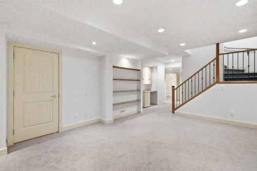 624 27 Avenue Nw, Calgary, AB - Indoor Photo Showing Other Room