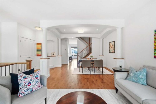 624 27 Avenue Nw, Calgary, AB - Indoor Photo Showing Living Room