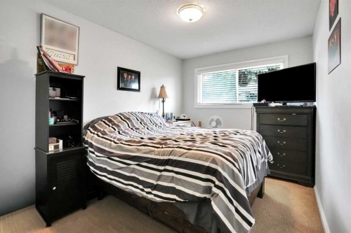 5748 Dalmead Crescent Nw, Calgary, AB - Indoor Photo Showing Bedroom