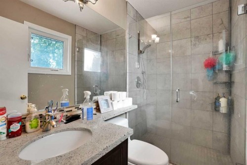 5748 Dalmead Crescent Nw, Calgary, AB - Indoor Photo Showing Bathroom