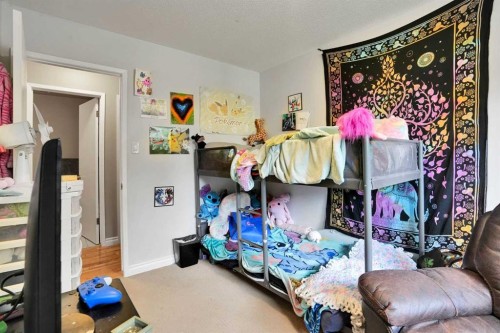 5748 Dalmead Crescent Nw, Calgary, AB - Indoor Photo Showing Bedroom