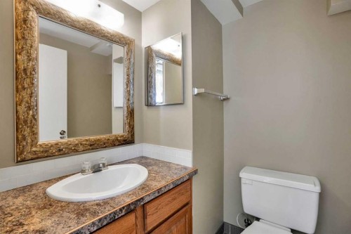 5748 Dalmead Crescent Nw, Calgary, AB - Indoor Photo Showing Bathroom