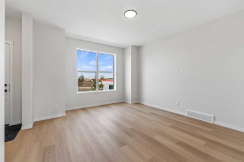 247 Lucas Gate Nw, Calgary, AB - Indoor Photo Showing Other Room
