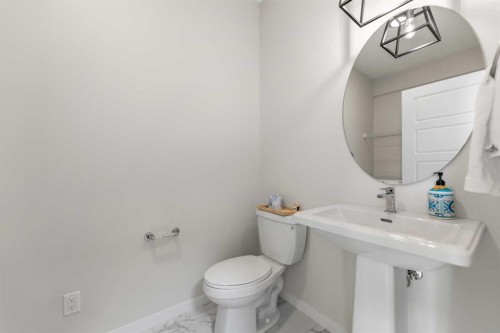 247 Lucas Gate Nw, Calgary, AB - Indoor Photo Showing Bathroom