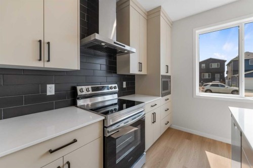 247 Lucas Gate Nw, Calgary, AB - Indoor Photo Showing Kitchen