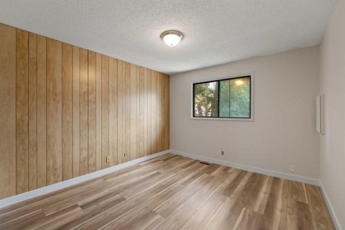 122 Berkley Way Nw, Calgary, AB - Indoor Photo Showing Other Room