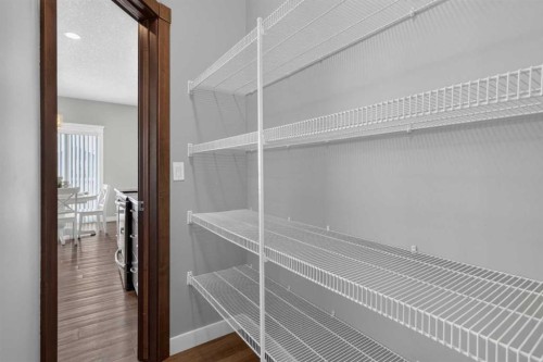 47 Evanscrest Way Nw, Calgary, AB - Indoor With Storage