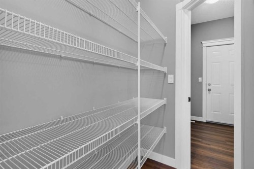 47 Evanscrest Way Nw, Calgary, AB - Indoor With Storage