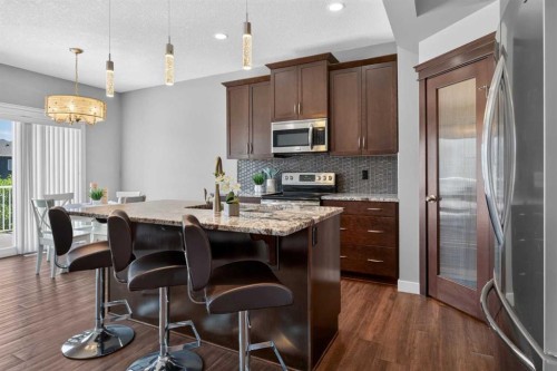 47 Evanscrest Way Nw, Calgary, AB - Indoor Photo Showing Kitchen With Upgraded Kitchen
