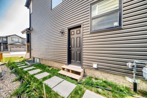 856 Midtown Drive Sw, Airdrie, AB - Outdoor