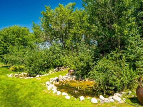 187 Slopeview Drive Sw, Calgary, AB - Outdoor