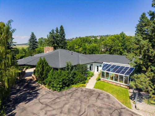 187 Slopeview Drive Sw, Calgary, AB - Outdoor
