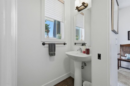 8 Cimarron Estates Gate, Okotoks, AB - Indoor Photo Showing Bathroom