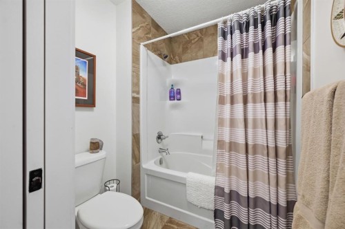 8 Cimarron Estates Gate, Okotoks, AB - Indoor Photo Showing Bathroom