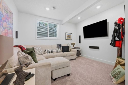 8 Cimarron Estates Gate, Okotoks, AB - Indoor Photo Showing Living Room