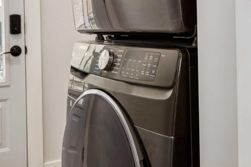 23 Sussex Crescent Sw, Calgary, AB - Indoor Photo Showing Laundry Room