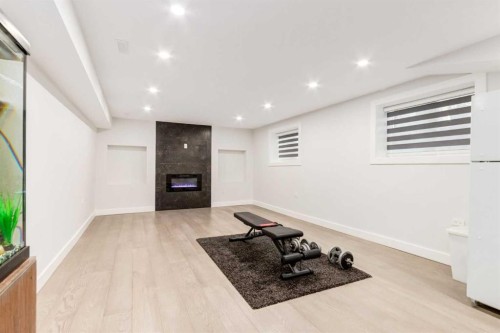 23 Sussex Crescent Sw, Calgary, AB - Indoor