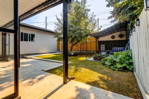 23 Sussex Crescent Sw, Calgary, AB - Outdoor With Exterior