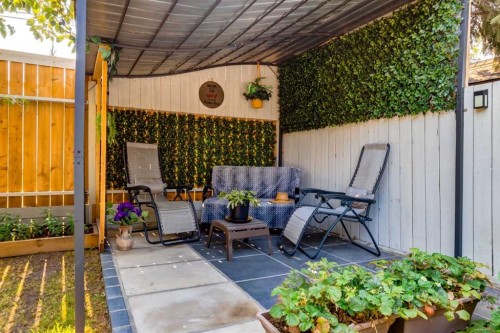 23 Sussex Crescent Sw, Calgary, AB - Outdoor With Deck Patio Veranda