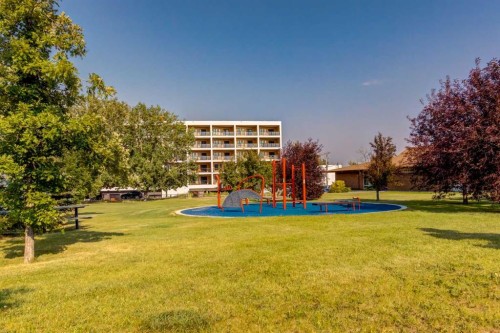 23 Sussex Crescent Sw, Calgary, AB - Outdoor