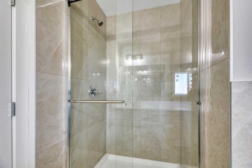 154 Lakewood Crescent, Strathmore, AB - Indoor Photo Showing Bathroom