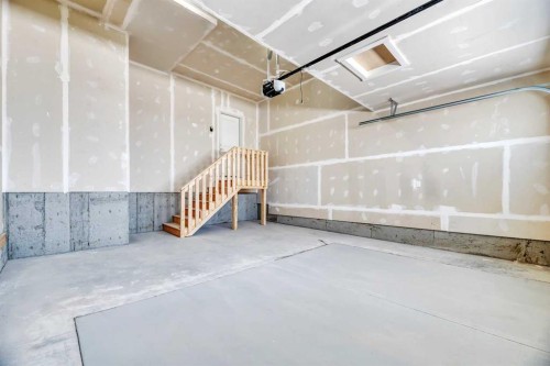154 Lakewood Crescent, Strathmore, AB - Indoor Photo Showing Garage