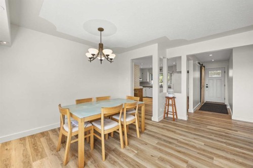 35 Collingwood Place Nw, Calgary, AB - Indoor Photo Showing Dining Room