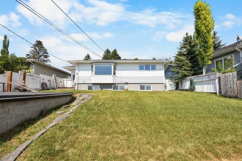 35 Collingwood Place Nw, Calgary, AB - Outdoor