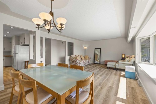 35 Collingwood Place Nw, Calgary, AB - Indoor Photo Showing Dining Room