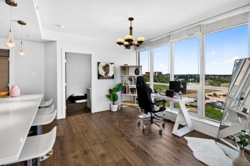 402-10 Shawnee Hill Sw, Calgary, AB - Indoor