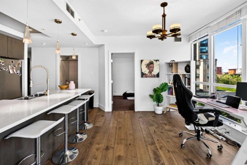 402-10 Shawnee Hill Sw, Calgary, AB - Indoor