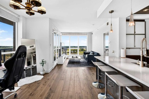402-10 Shawnee Hill Sw, Calgary, AB - Indoor