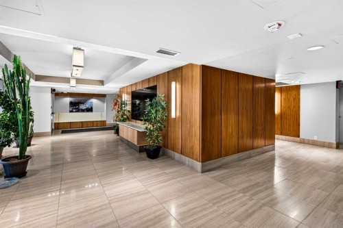402-10 Shawnee Hill Sw, Calgary, AB - Indoor Photo Showing Other Room