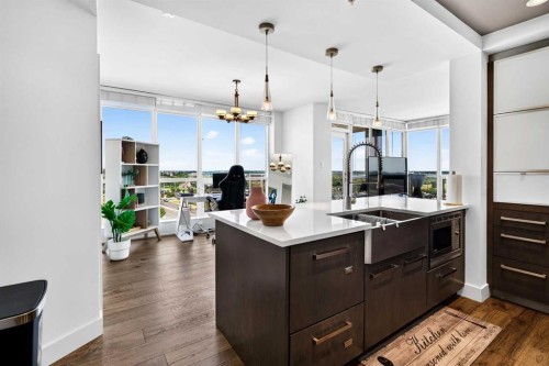 402-10 Shawnee Hill Sw, Calgary, AB - Indoor Photo Showing Kitchen With Double Sink With Upgraded Kitchen