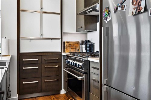 402-10 Shawnee Hill Sw, Calgary, AB - Indoor Photo Showing Kitchen