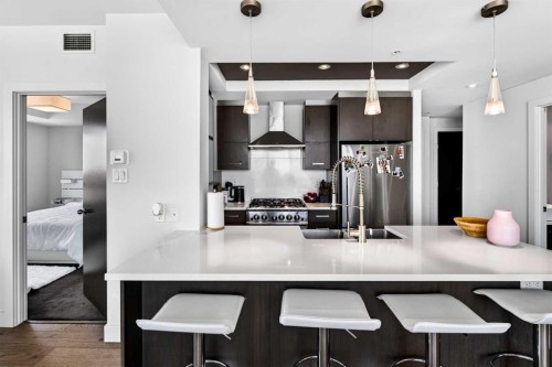 402-10 Shawnee Hill Sw, Calgary, AB - Indoor